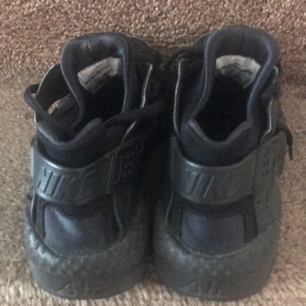 Kay’s Shoes - Picture 3 of 3